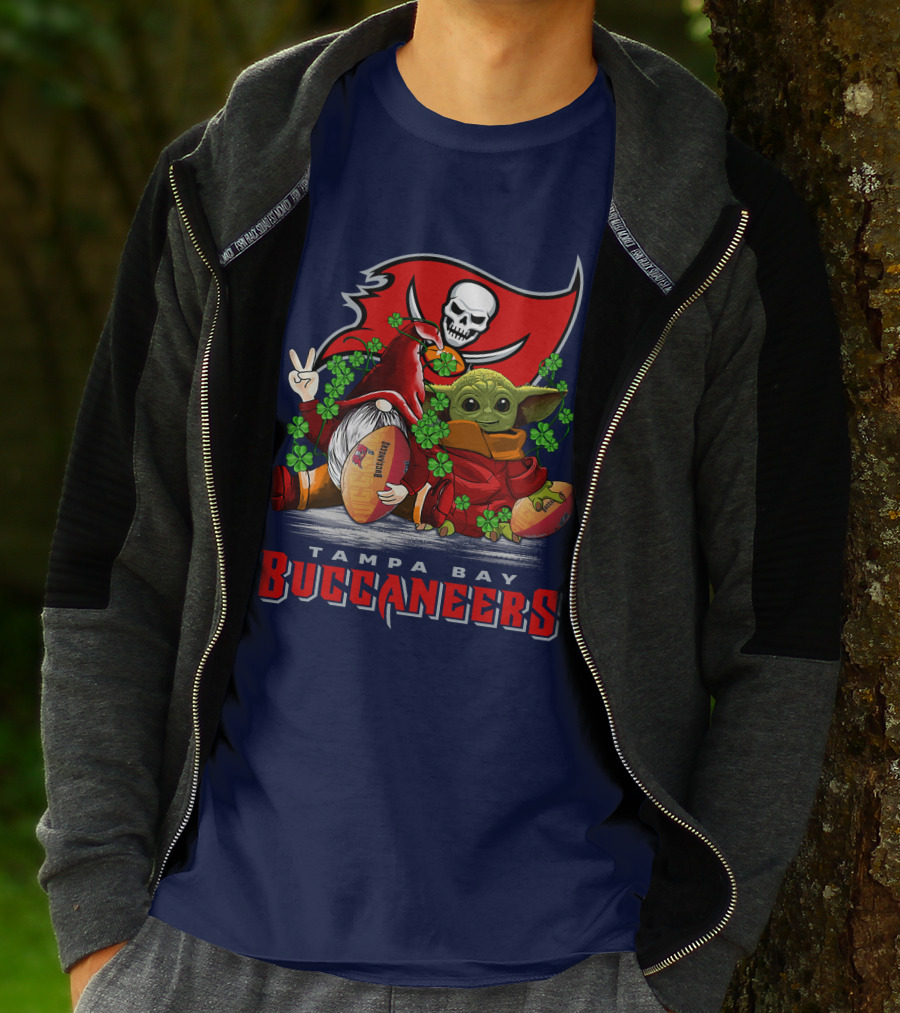 Tampa Bay Buccaneers Gnome And Baby Alien Football Peace T-Shirt