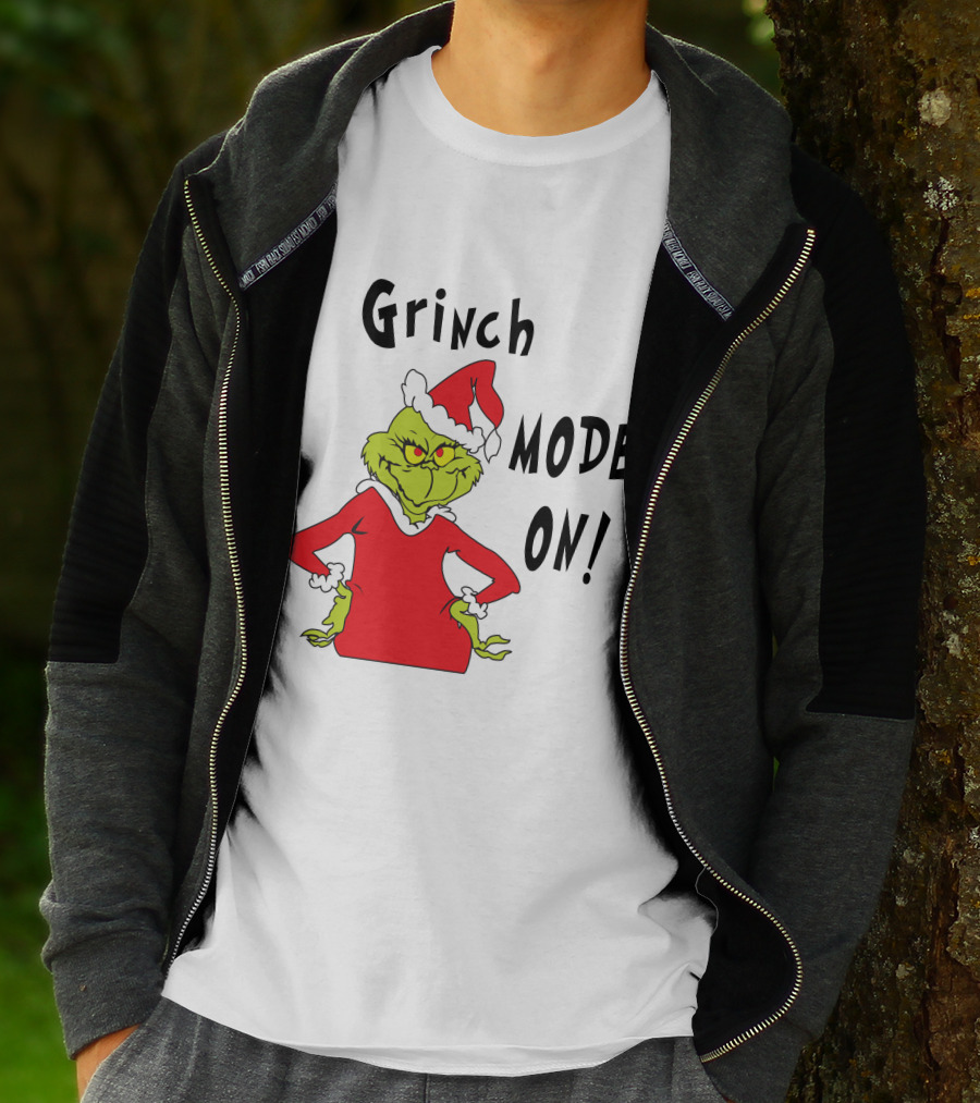 Grinch Mode On Santa Hat Red T-Shirt