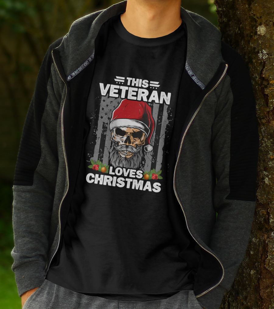 This Veteran Loves Christmas Skull Santa Hat Holiday Spirit T-Shirt