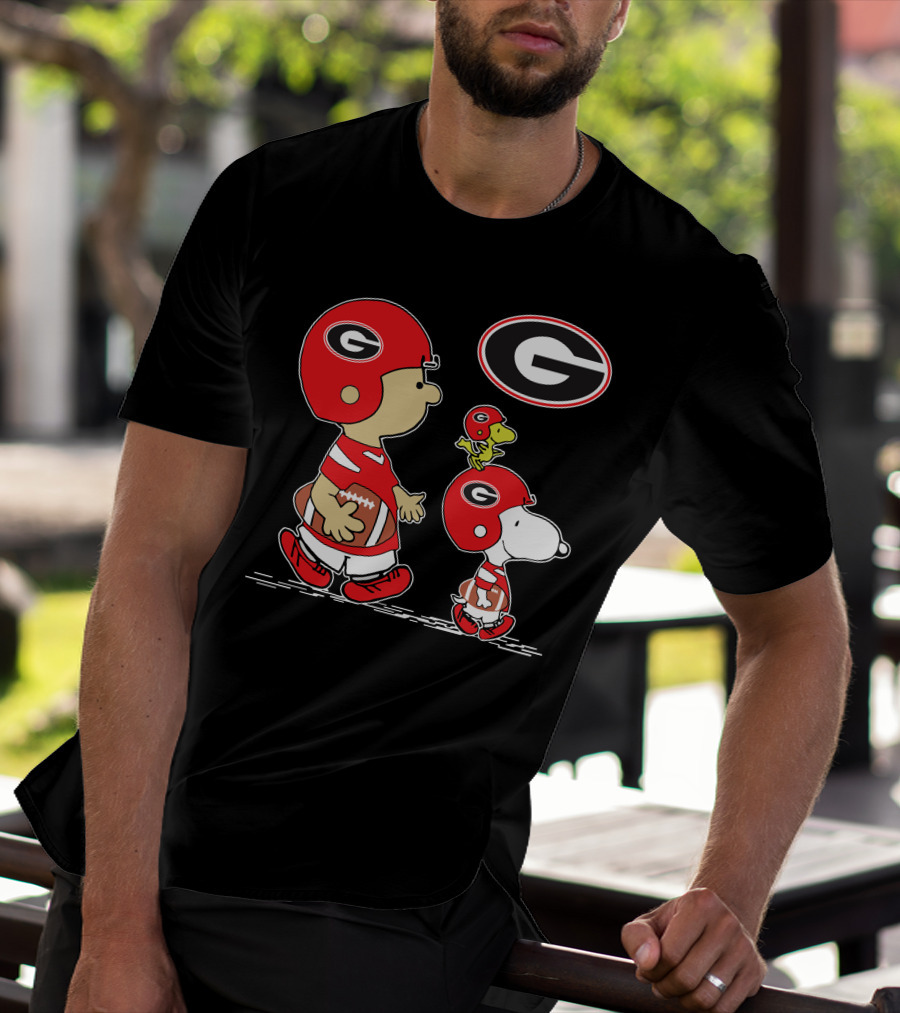 Georgia Bulldogs Charlie Brown And Snoopy Football Team Spirit T-Shirt