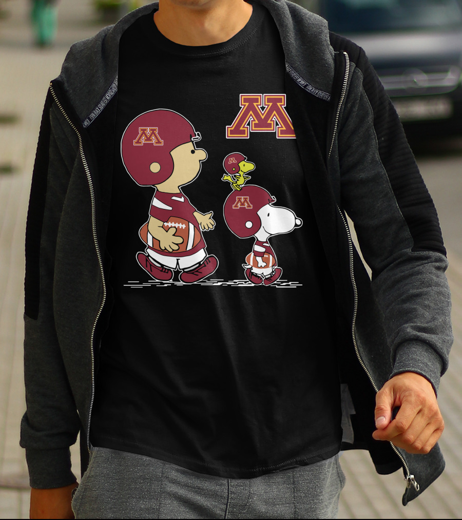Minnesota Golden Gophers Charlie Brown Snoopy Football Player Helmets T-Shirt