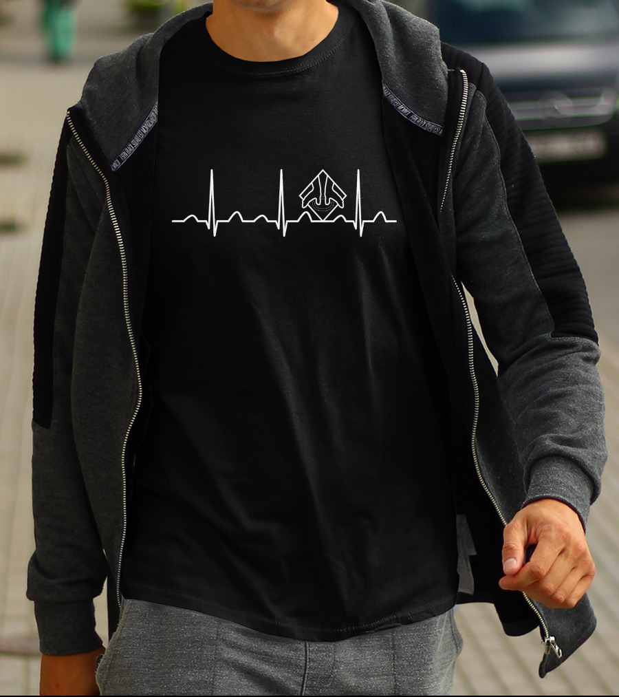 Chiropractor Heartbeat Spine EKG Line Art T-Shirt