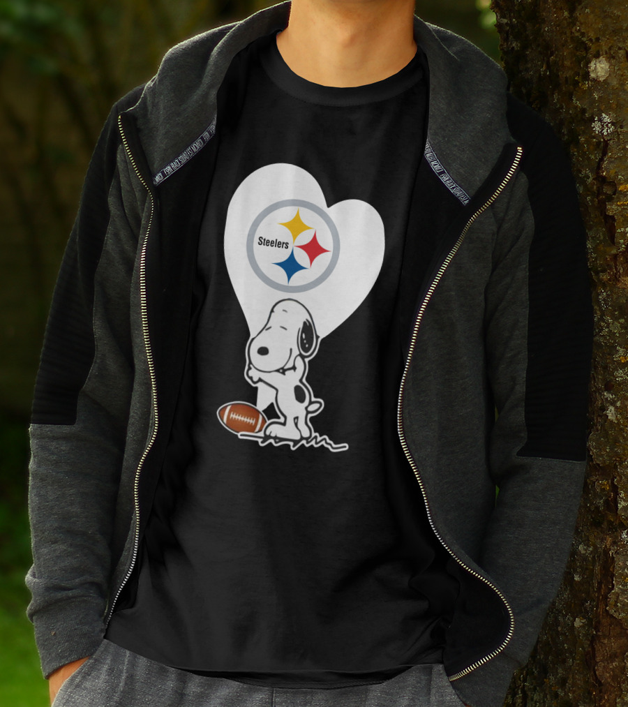Pittsburgh Steelers Snoopy Heart And Football T-Shirt