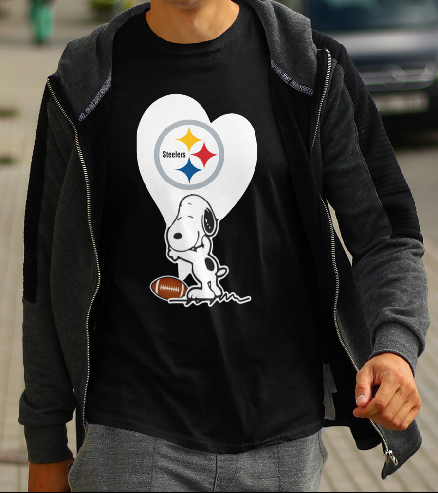 Pittsburgh Steelers Snoopy Heart And Football T-Shirt