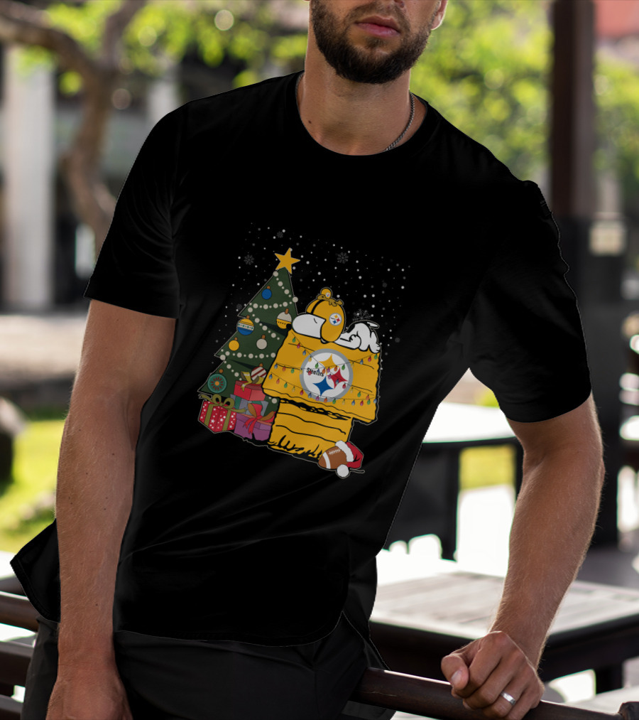 Pittsburgh Steelers Christmas Snoopy Doghouse Festive Holiday Scene T-Shirt
