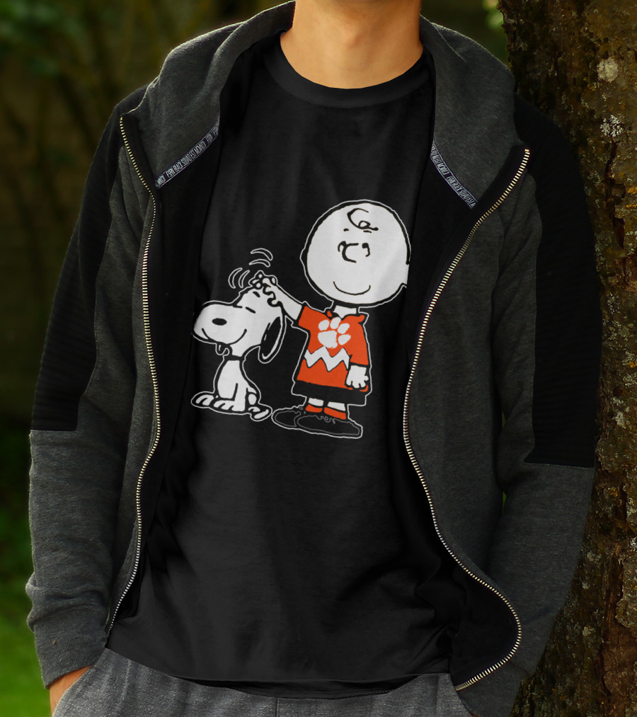 Clemson Tigers Football Paw Print On Charlie Brown With Snoopy T-Shirt