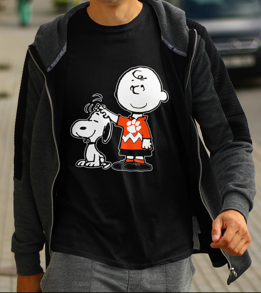 Clemson Tigers Football Paw Print On Charlie Brown With Snoopy T-Shirt