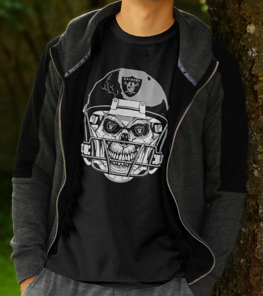 Raider Skull Helmet With Iconic Logo And Lightning Details T-Shirt