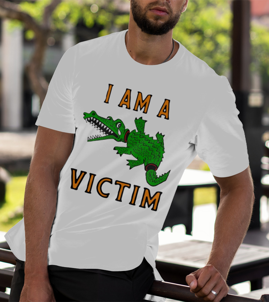 I Am A Victim Green Crocodile Cartoon T-Shirt