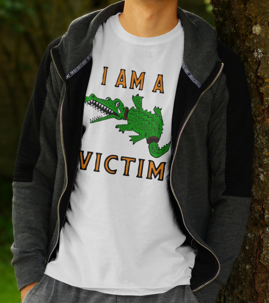 I Am A Victim Green Crocodile Cartoon T-Shirt