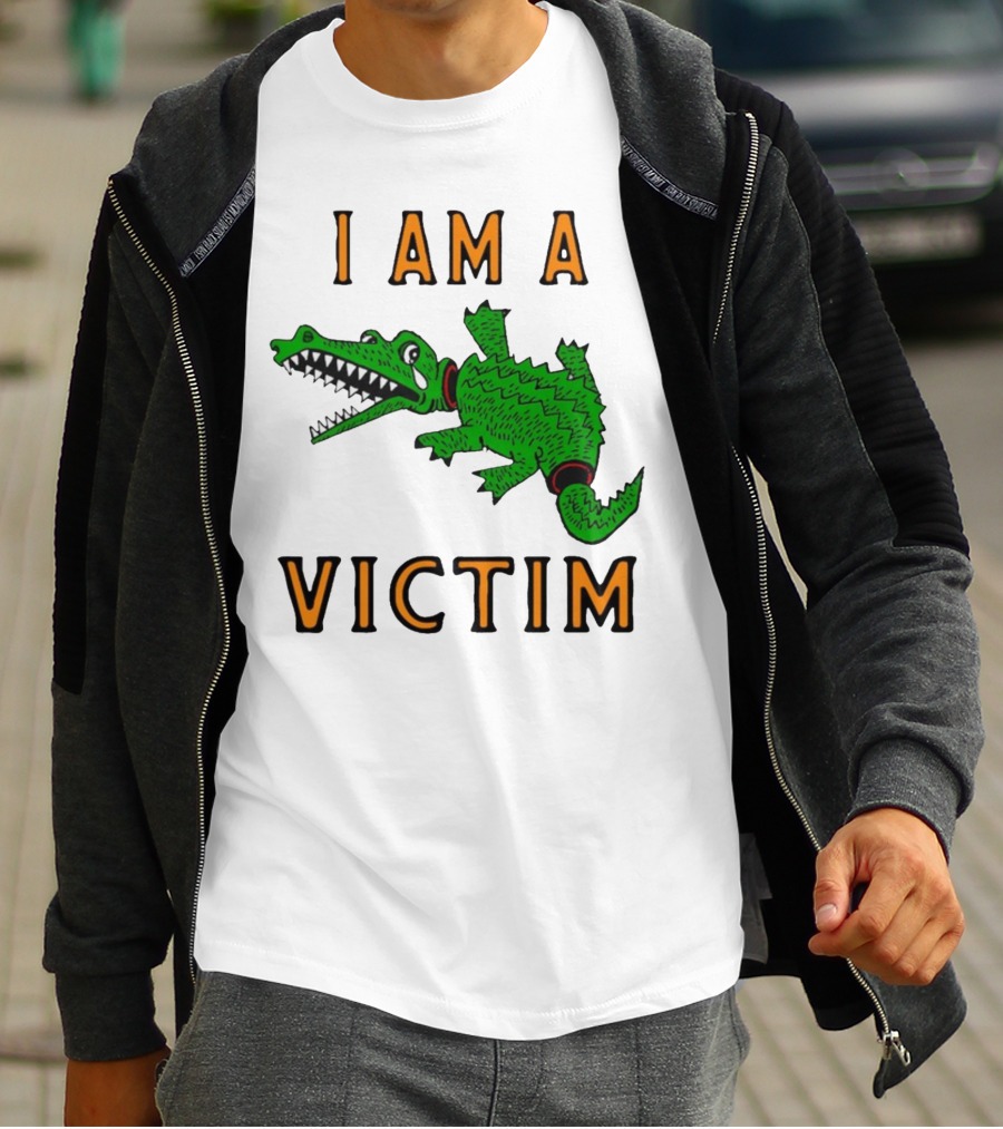 I Am A Victim Green Crocodile Cartoon T-Shirt