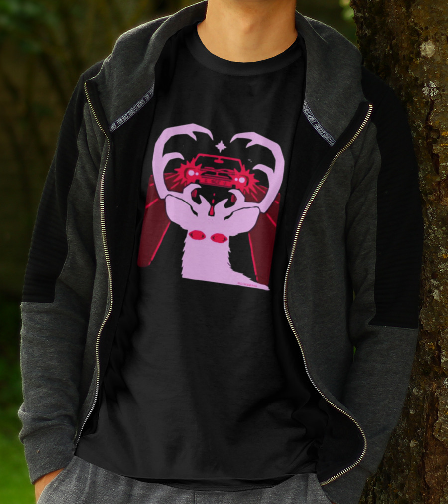 Eyes On The Back Of My Head Stagsbane Pink Deer Antlers Car Red Taillights T-Shirt