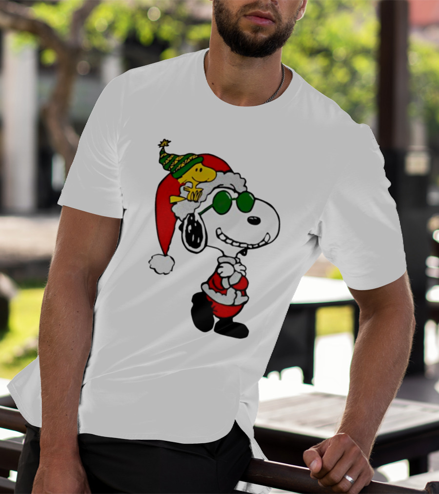 Snoopy And Woodstock Peanuts Merry Christmas Santa Hat And Sunglasses T-Shirt