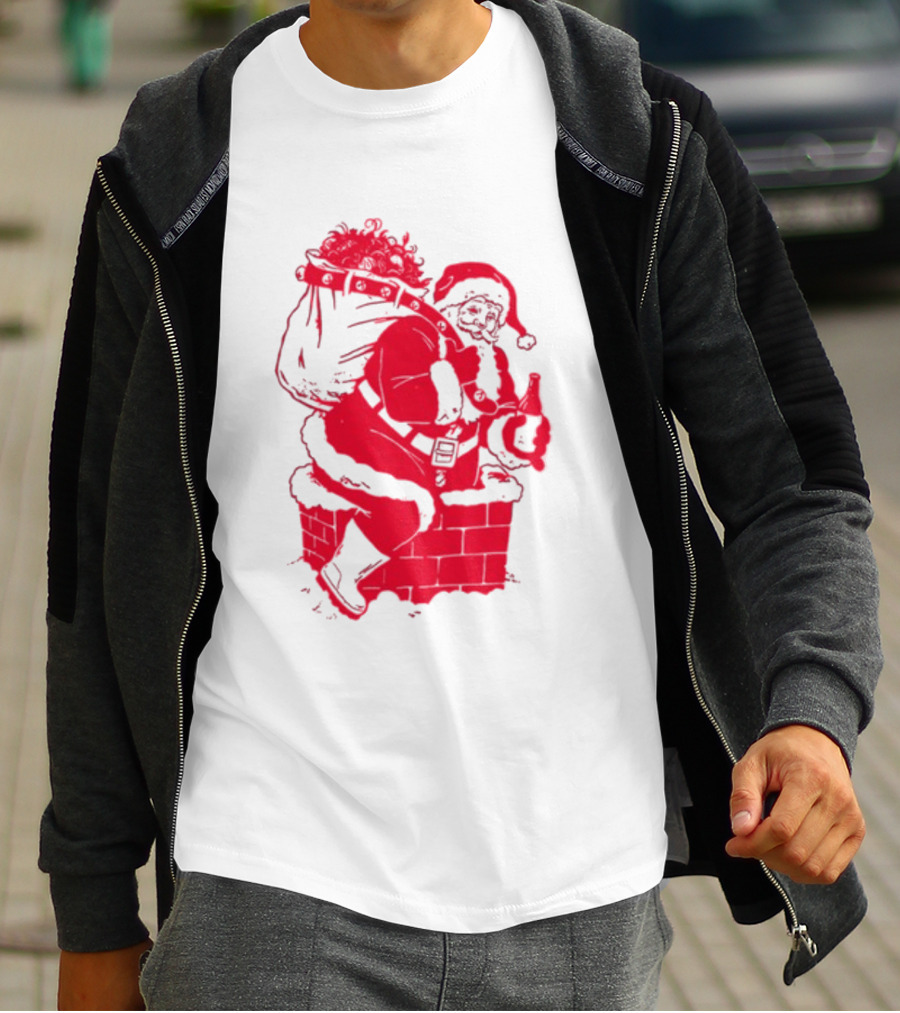 Santa Claws Funny Cat Christmas Beer Chimney Scene T-Shirt