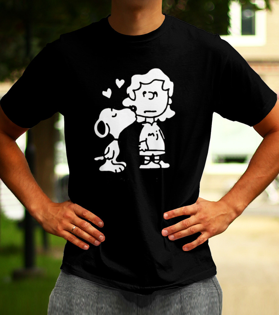 Puppy Love Snoopy Kissing Lucy Peanuts Hearts T-Shirt