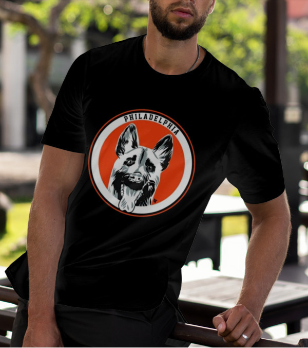 Philadelphia Dogs Hockey Team Circle T-Shirt