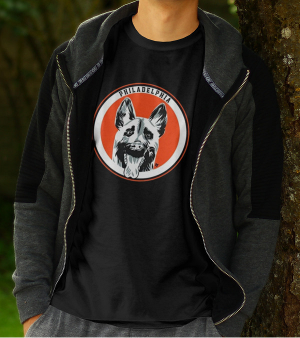 Philadelphia Dogs Hockey Team Circle T-Shirt