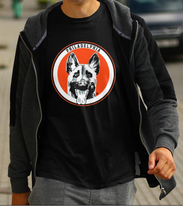 Philadelphia Dogs Hockey Team Circle T-Shirt