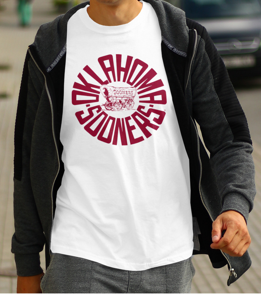 Oklahoma Sooners Covered Wagon Circle T-Shirt