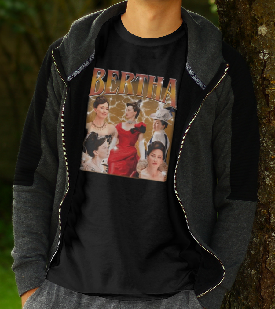 Bertha The Boss Glamorous Vintage Fashion Queens T-Shirt
