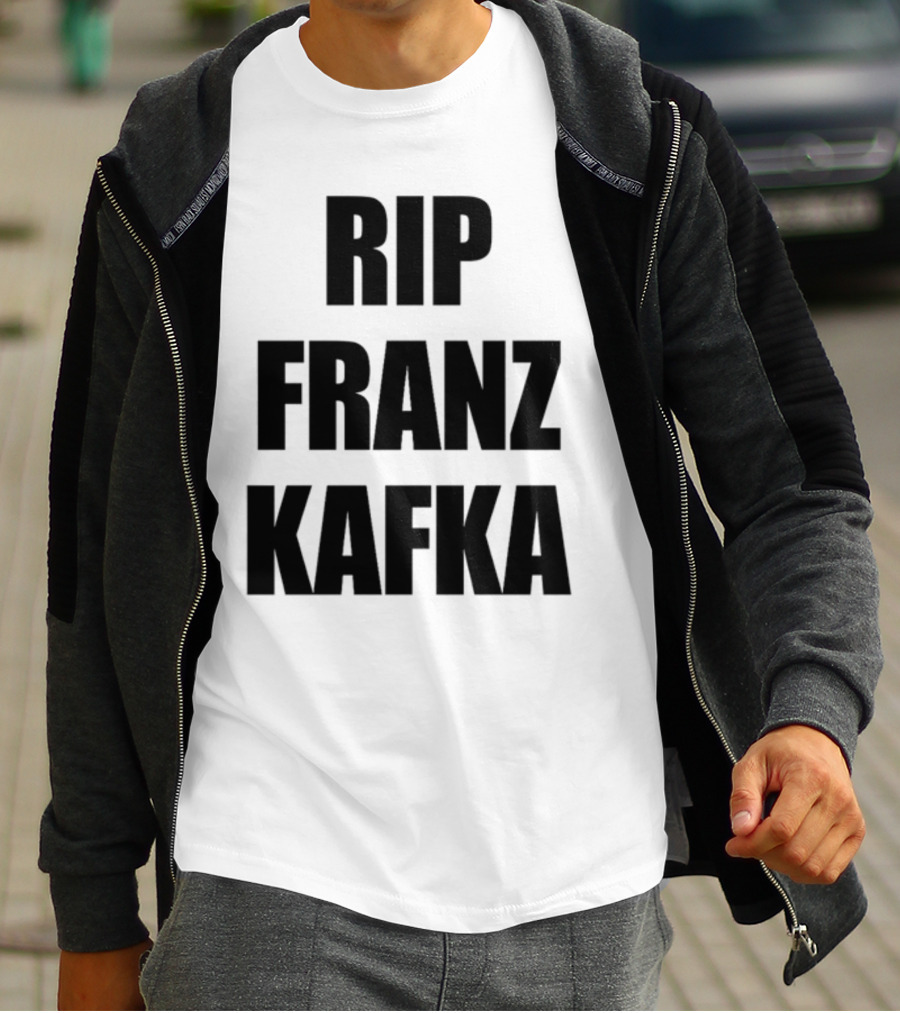 Gatamiseravel RIP Franz Kafka T-Shirt