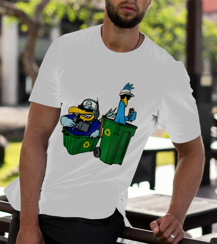 Fairwayjockey Birdie Juice The People’S Birdies Golf Duo Recycling Bins Image T-Shirt