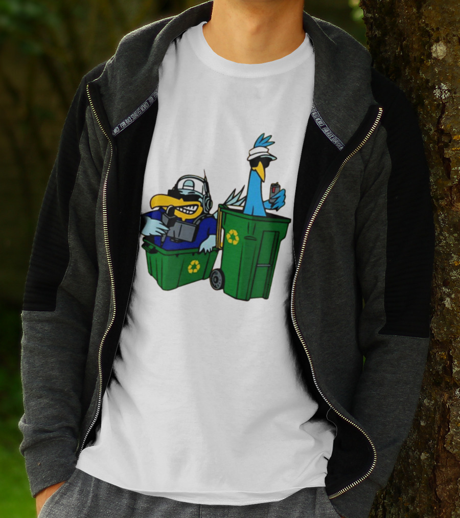 Fairwayjockey Birdie Juice The People’S Birdies Golf Duo Recycling Bins Image T-Shirt