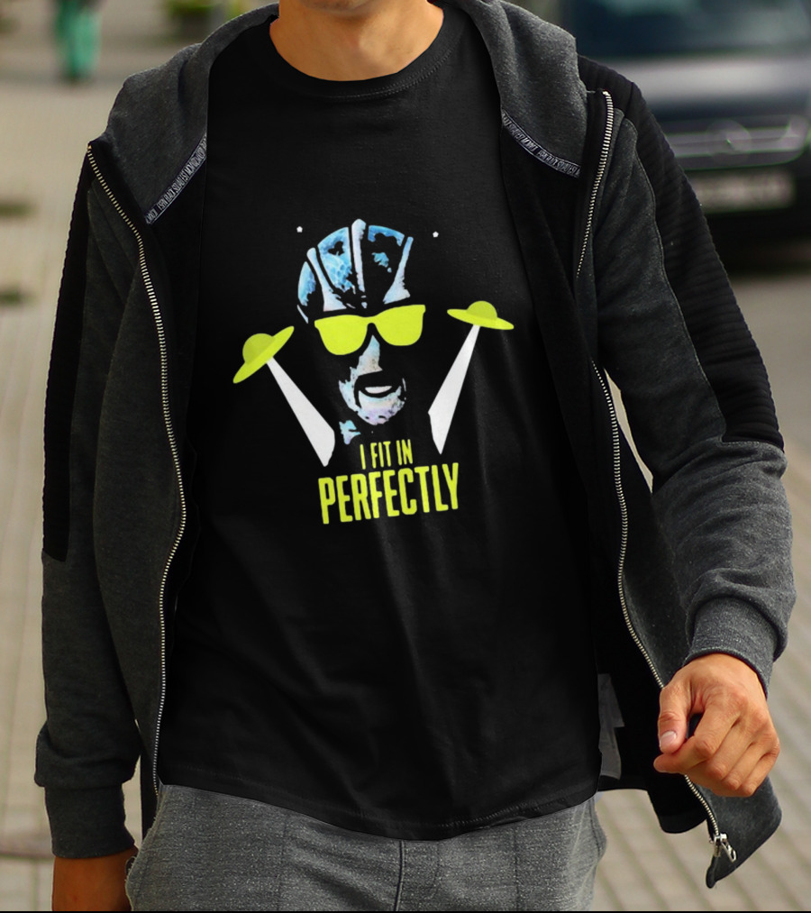 Resident Alien I Fit In Perfectly Retro UFO Vibe T-Shirt