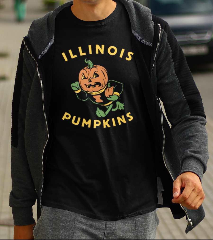 Harebraineddesign Illinois Pumpkins Mascot Creepy Jack-O’-Lantern Football Player T-Shirt