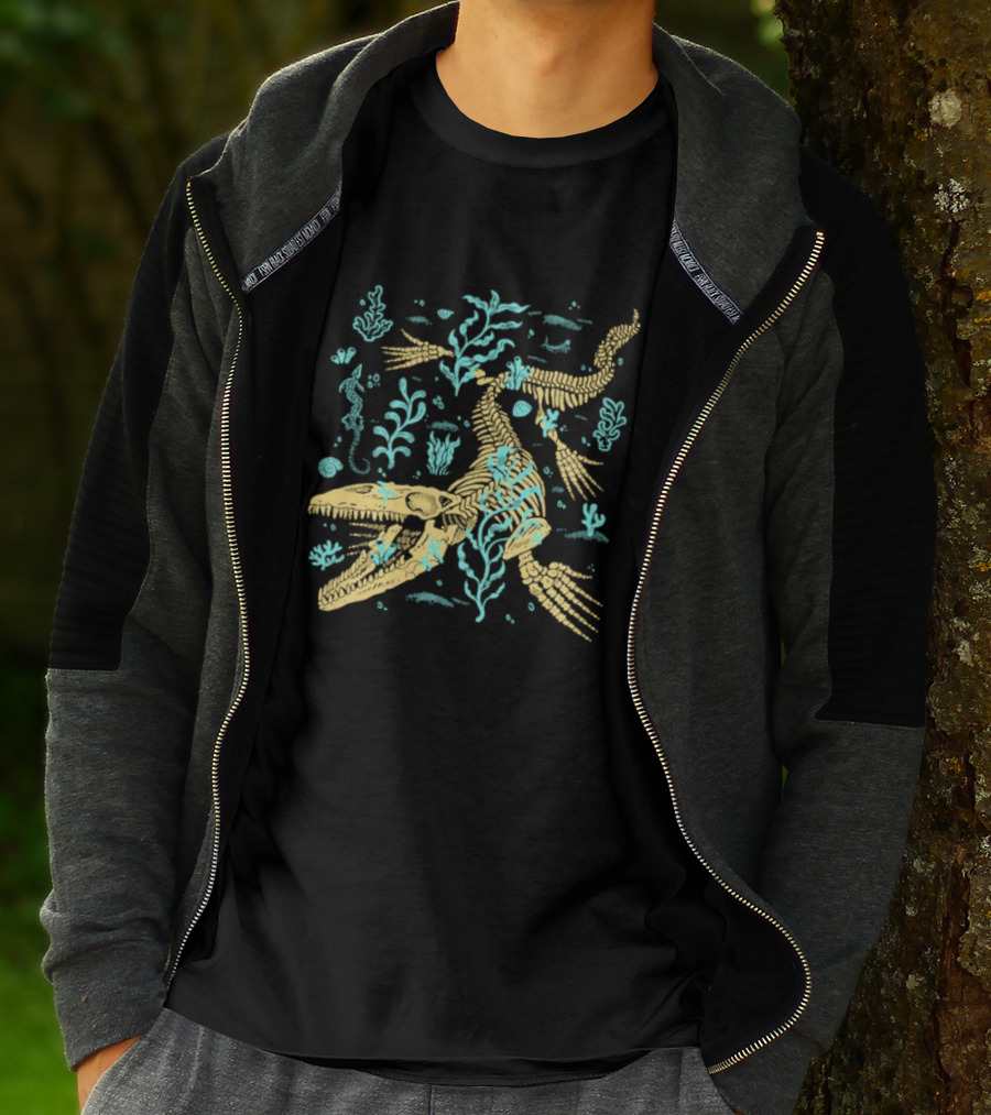 Mosasaurus Fossils Fitas Underwater Skeleton And Seaweed Scene T-Shirt