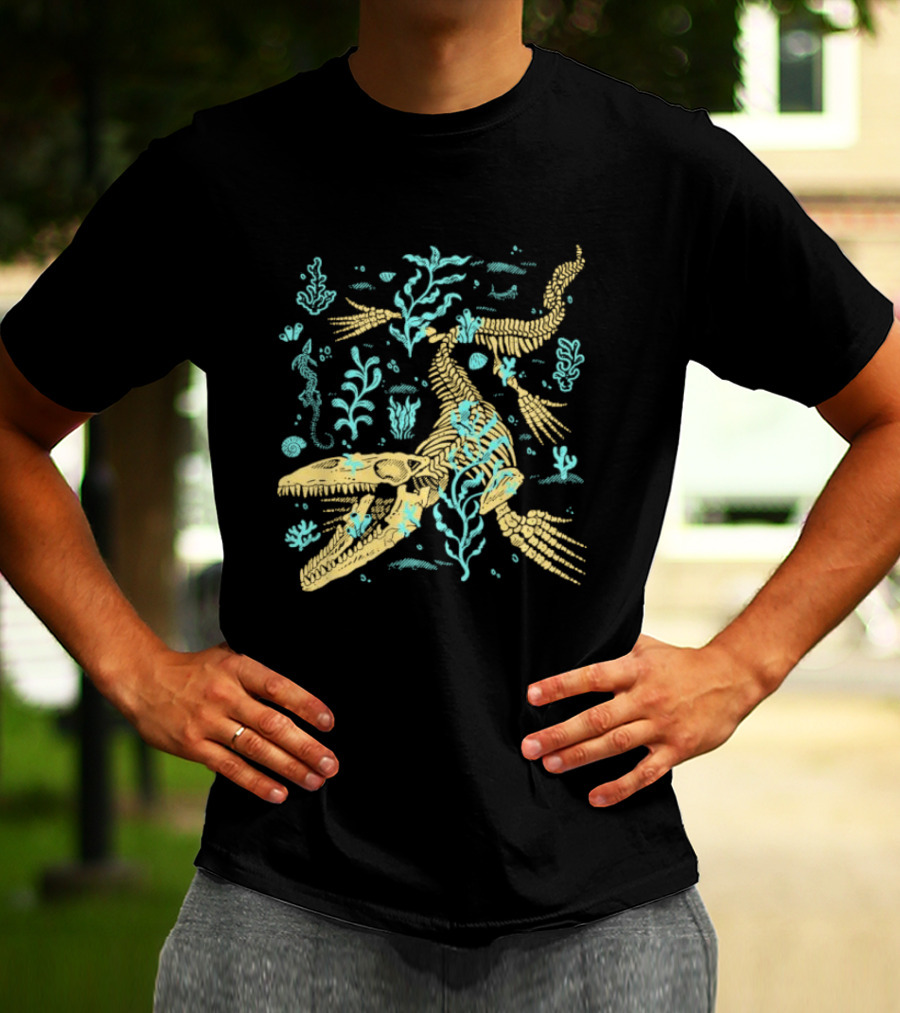 Mosasaurus Fossils Fitas Underwater Skeleton And Seaweed Scene T-Shirt