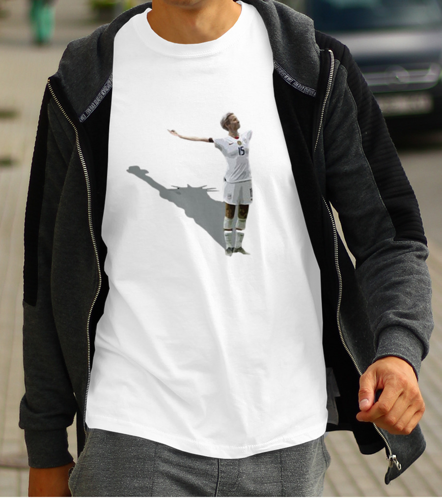 Megan Rapinoe Women's Soccer USA Celebration Statue Of Liberty Shadow T-Shirt