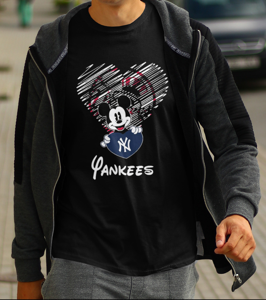 Mickey Mouse Yankees Heart Drawing T-Shirt
