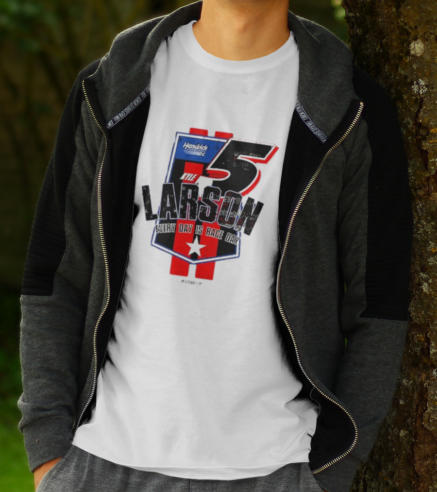 Kyle Larson Hendrick Motorsports Number 5 Every Day Is Race Day Flag T-Shirt