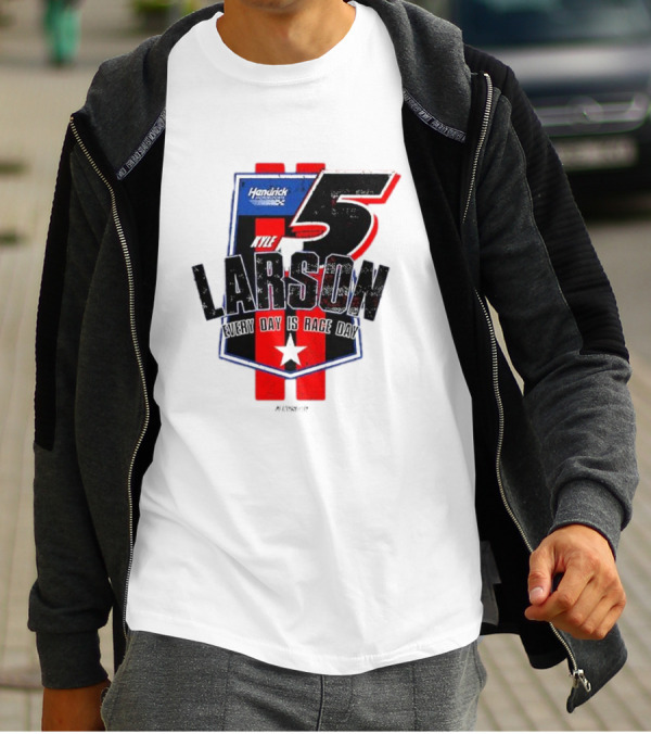 Kyle Larson Hendrick Motorsports Number 5 Every Day Is Race Day Flag T-Shirt