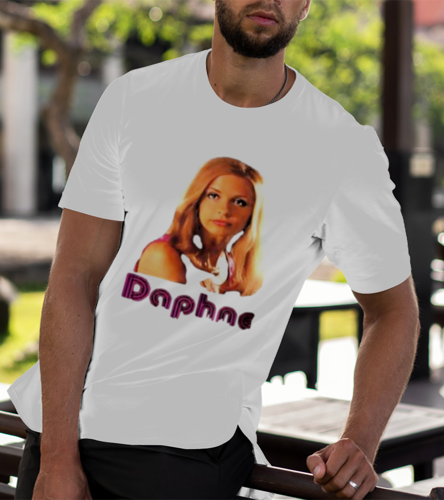 Sarah Michelle Gellar As Daphne In Scooby-Doo Movie T-Shirt