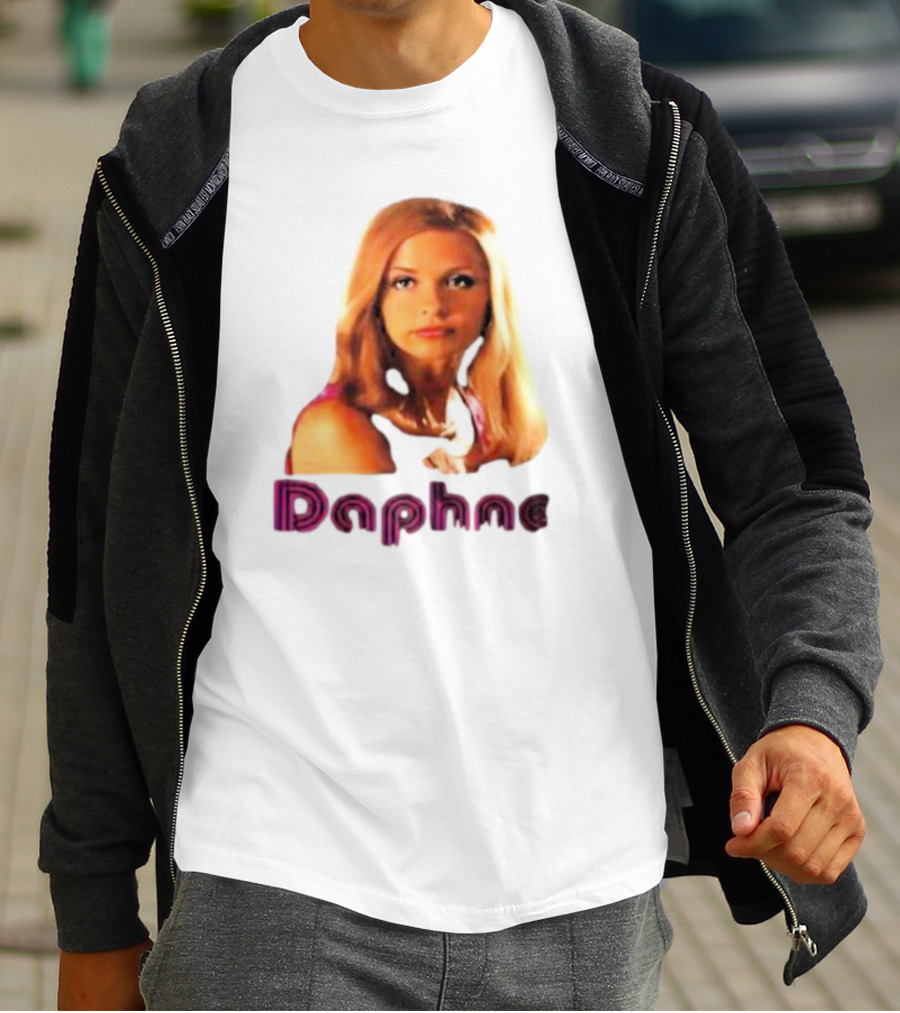 Sarah Michelle Gellar As Daphne In Scooby-Doo Movie T-Shirt