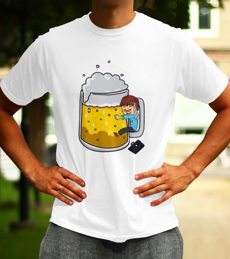 Beer Mug Hug With Traveler Cartoon Character T-Shirt