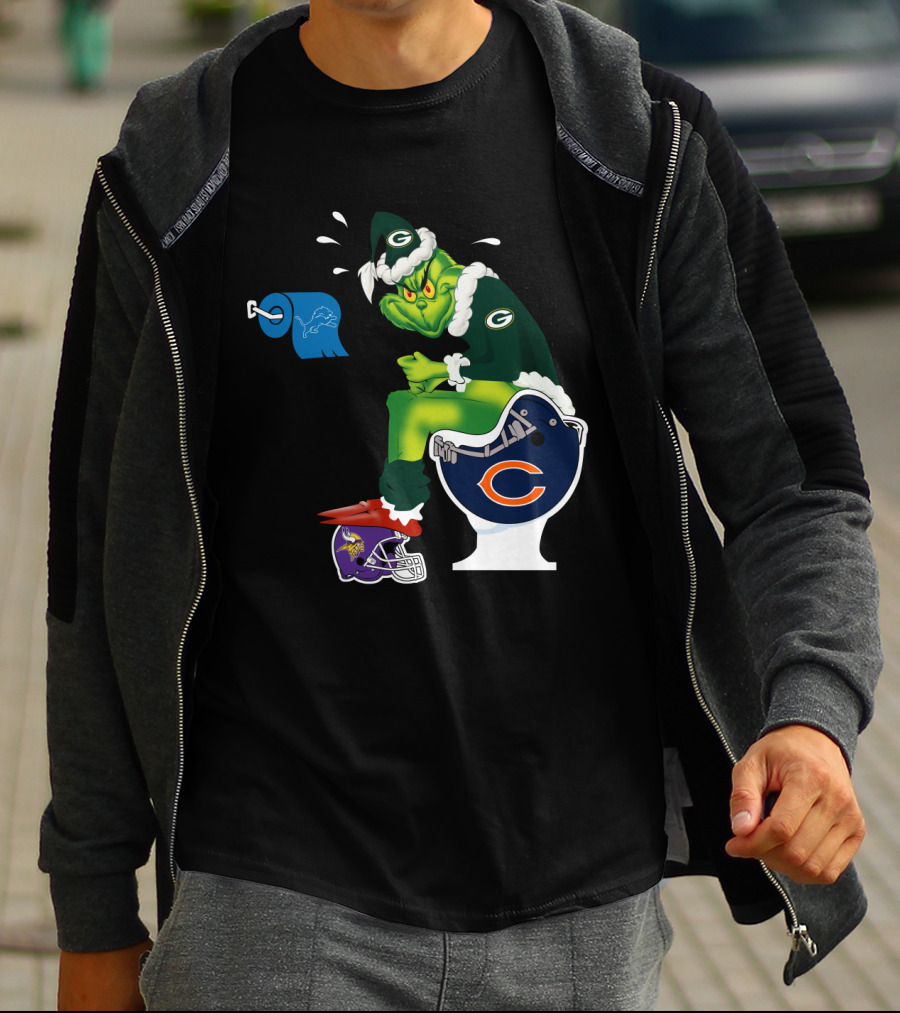 Packers Grinch Sitting On Bears Toilet Using Lions Paper With Vikings Helmet Shoes T-Shirt