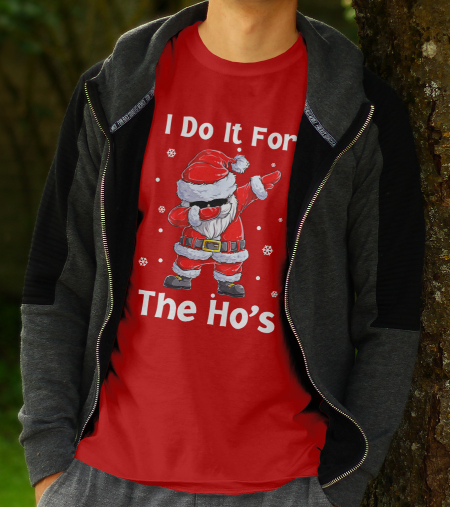 Dabbing Santa I Do It For The Ho's Christmas Outfit With Snowflakes T-Shirt