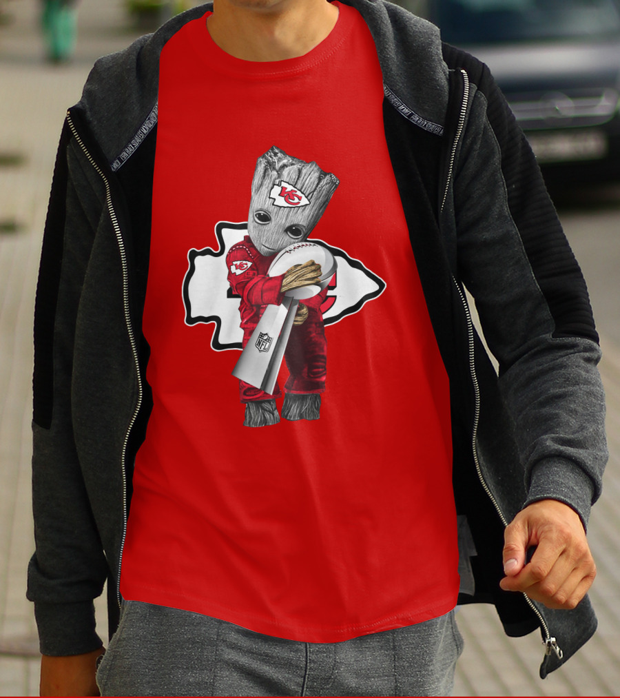 Chiefs Groot Embrace Vince Lombardi Trophy NFL T-Shirt