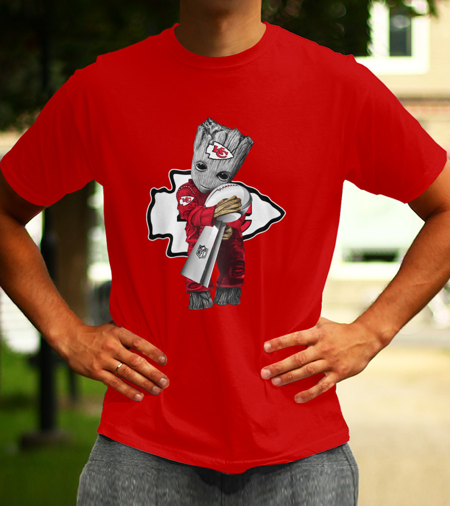 Chiefs Groot Embrace Vince Lombardi Trophy NFL T-Shirt