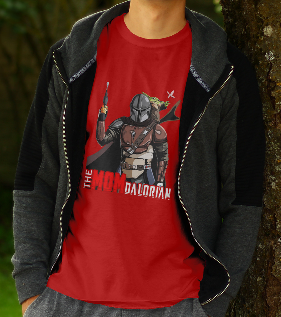 THE MOM DALORIAN BABY YODA T-Shirt