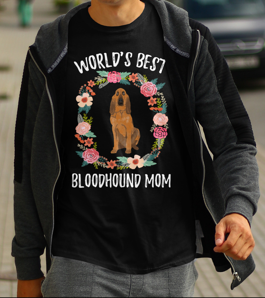 World's Best Bloodhound Mom Floral Wreath Dog T-Shirt