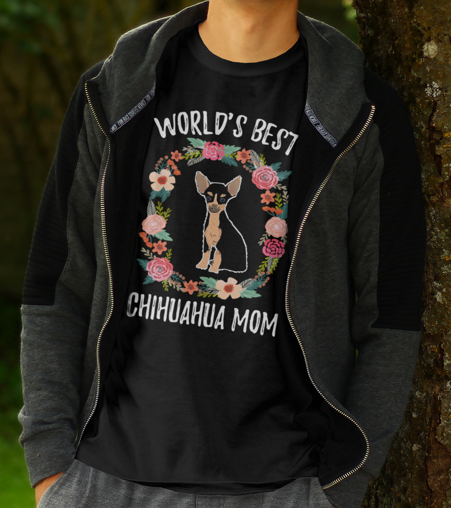 World's Best Chihuahua Mom Black Chihuahua Floral Circle T-Shirt