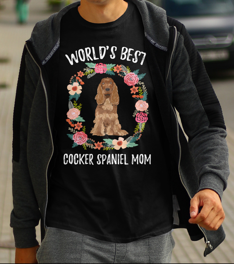 WORLD'S BEST COCKER SPANIEL MOM FLORAL WREATH T-Shirt