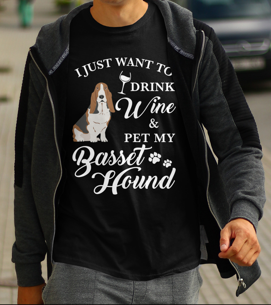 I JUST WANT TO DRINK WINE AND PET MY BASSET HOUND PAWS ICONS T-Shirt
