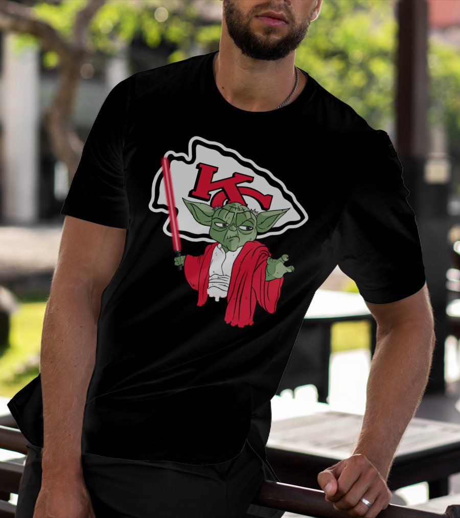 Kansas City Chiefs Yoda Lightsaber Fan T-Shirt