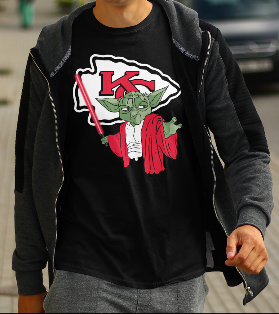 Kansas City Chiefs Yoda Lightsaber Fan T-Shirt