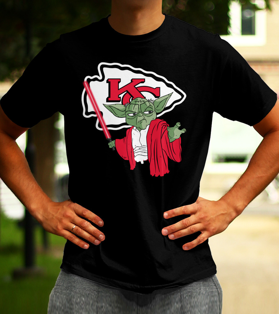 Kansas City Chiefs Yoda Lightsaber Fan T-Shirt
